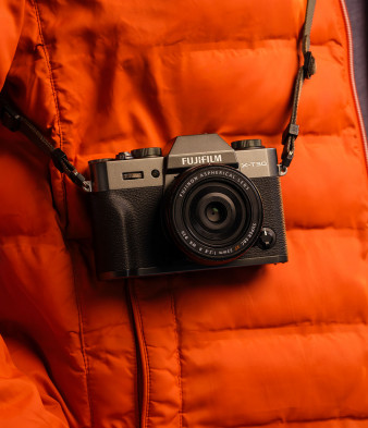 Fujifilm X-T30 III - znana konstrukcja, nowe możliwości. Budżetowy model z lepszym AF, pokrętłem symulacji i trybem wideo 6K