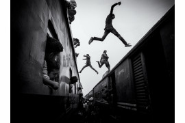 MARCEL REBRO "Train jumpers"" - I miejsce w kategorii Travel (zdjęcie pojedyncze) 
