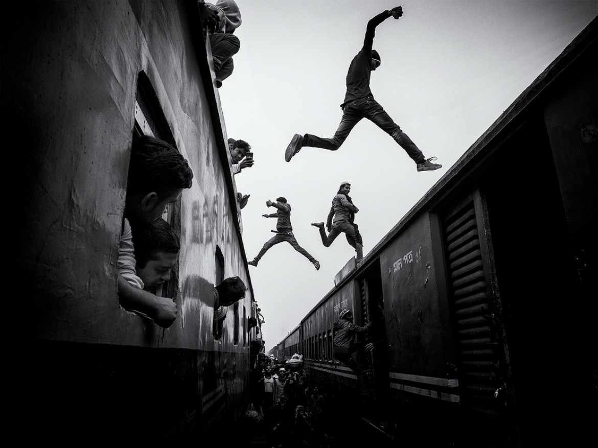 MARCEL REBRO "Train jumpers"" - I miejsce w kategorii Travel (zdjęcie pojedyncze) 