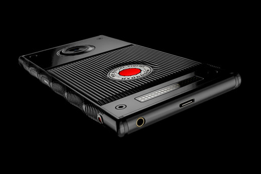 Rewolucyjny Red Hydrogen One ma pojawić się w sprzedaży już w połowie tego roku