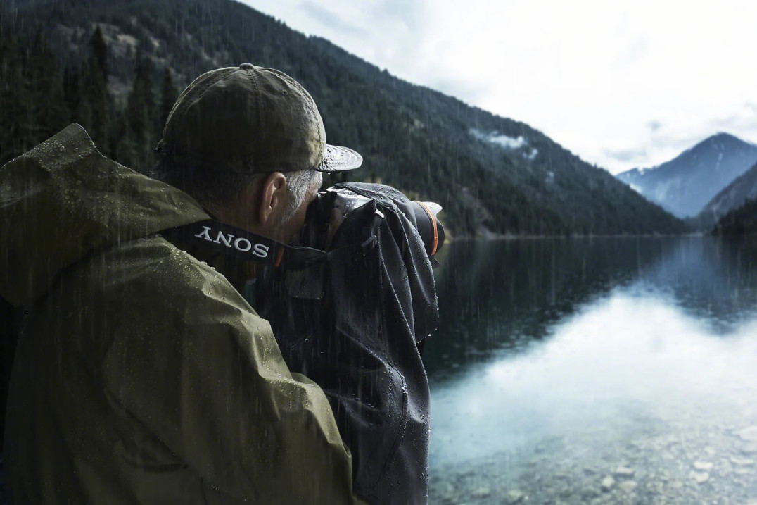 Osłona przeciwdeszczow i torba na teleobiektyw - Sony rozszerza ofertę akcesoriów do systemu Alpha