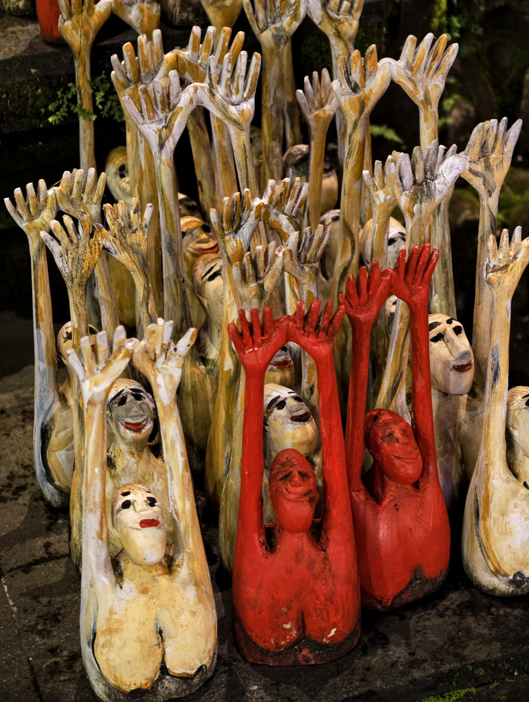 1/17 s, f/2.7, ISO 10093, 85 mm