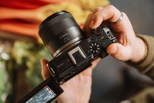 Canon RF-S 14-30 mm f/4-6.3 IS STM PZ - pierwszy obiektyw RF z elektronicznie sterowanym zoomem