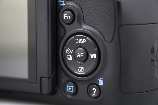Sony SLT-A58 - klawisze tylnej ścianki