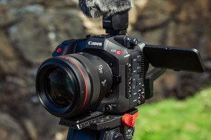 Canon EOS C80 - kompaktowa forma, pełna klatka, trzy bazowe czułości i funkcje z profesjonalnych kamer