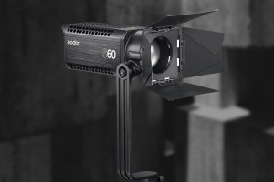 Godox S60 LED - mocna lampa LED ze sterowaniem DMX, soczewką ogniskującą i zasilaniem V-Mount