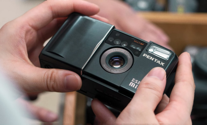 Nadchodzący aparat analogowy Pentaxa będzie kompaktem