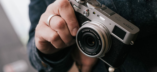 Fujifilm X100V - jeden z najlepszych kompaktów otrzymuje kluczowe usprawnienia