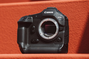Canon EOS R1 - flagowiec wkracza na linię startu