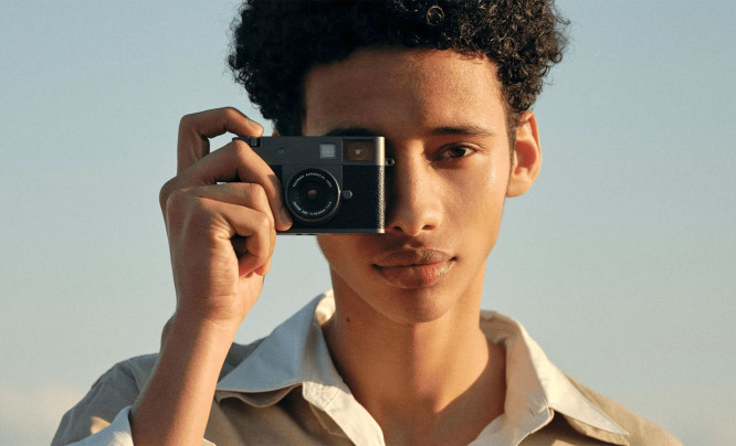 Fujifilm X half - analogowa zabawa w cyfrowej formie. To najbardziej oryginalny aparat od lat