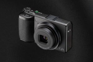 Ricoh GR IV oficjalnie - nową wersję ulicznego kompaktu zobaczymy już jesienią