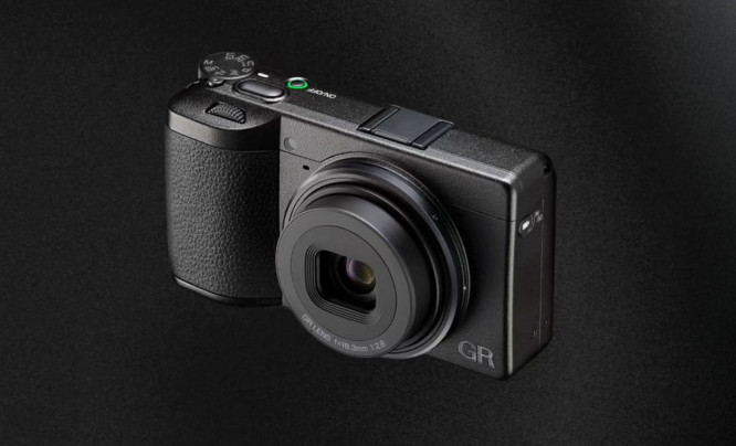 Ricoh GR IV oficjalnie - nową wersję ulicznego kompaktu zobaczymy już jesienią