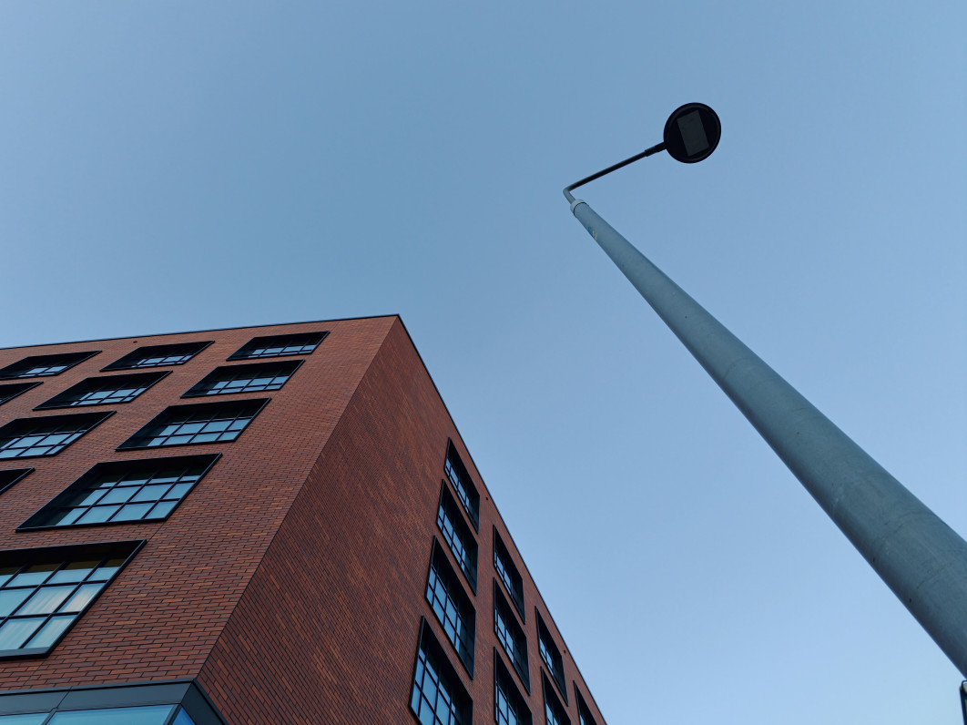 1/67 s, f/1.5, ISO 125, 6.8 mm