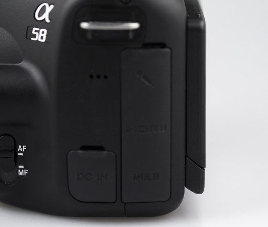 Sony SLT-A58 - odchylany ekran