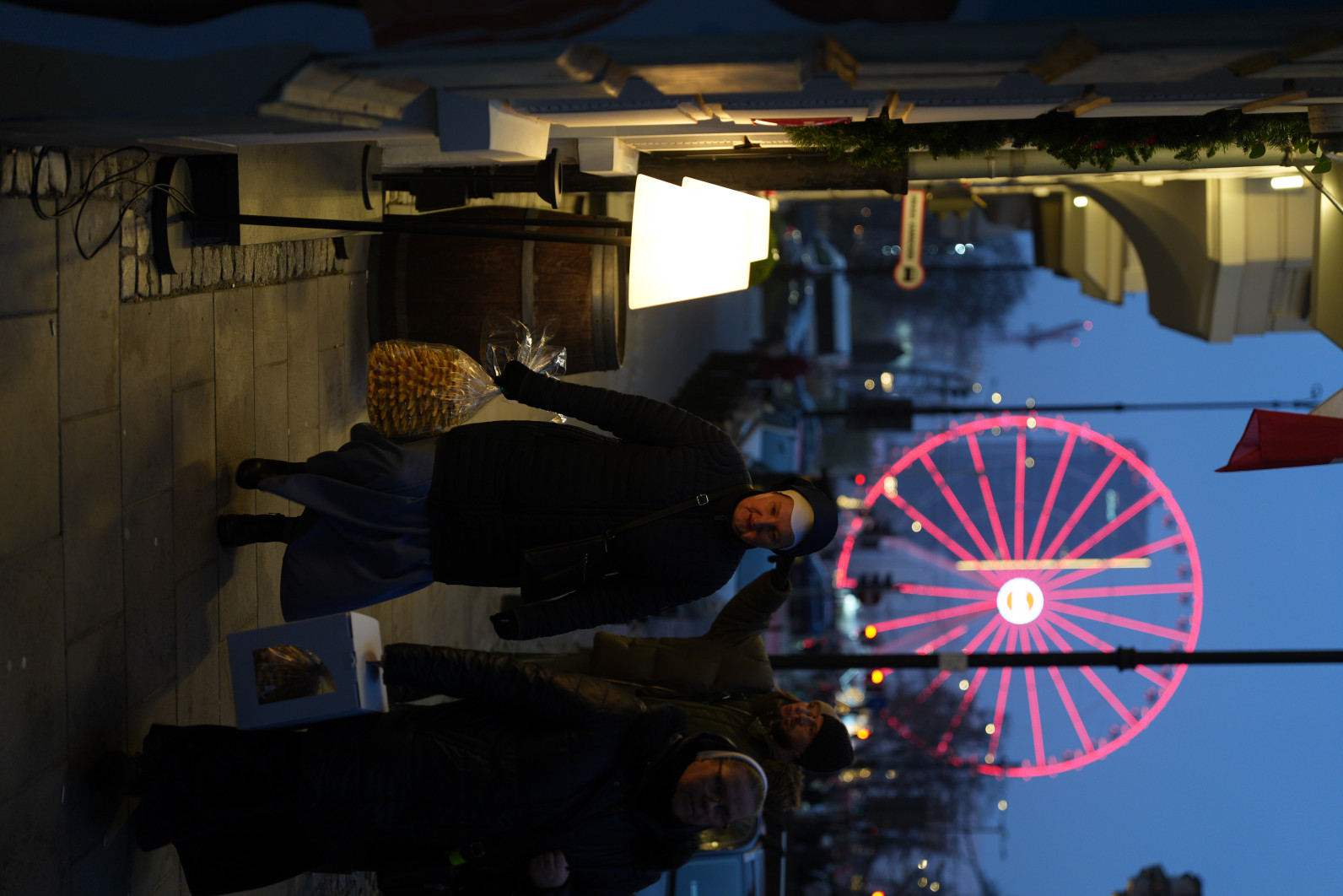 1/125 s, f/2, ISO 400, 70.0 mm