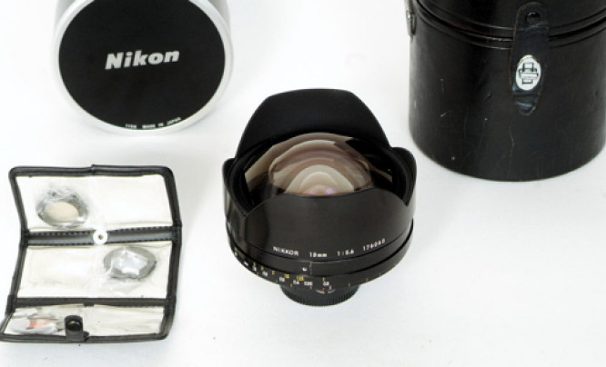 Unikatowy szeroki kąt Nikkor 13 mm f/5.6 do kupienia na eBay… za 30 tys. dolarów