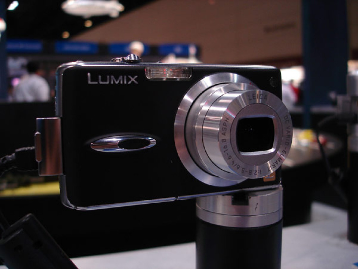 Lumix DMC-FX01