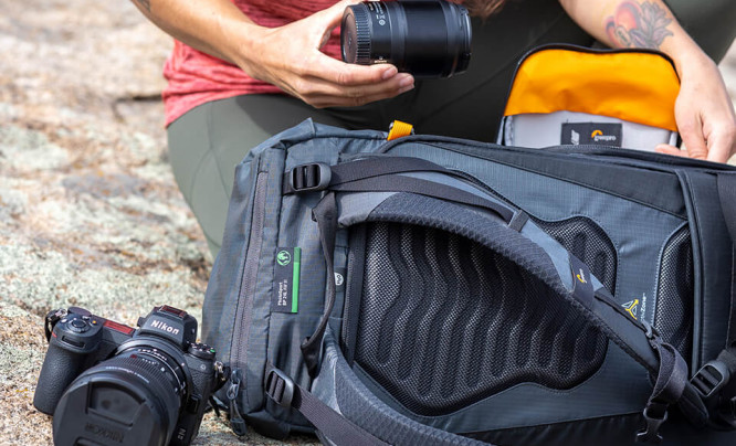  Lowepro PhotoSport III - trekkingowe plecaki fotograficzne teraz produkowane z materiałów z recyklingu