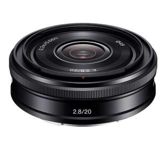 Sony E 20 mm f/2.8 i E PZ 18-200 mm f/3.5-6.3 OSS