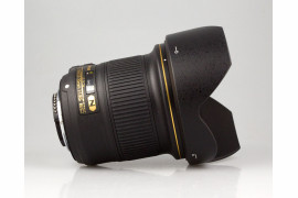 Nikon AF-S Nikkor 20mm f/1,8G ED z osłoną przeciwsłoneczną