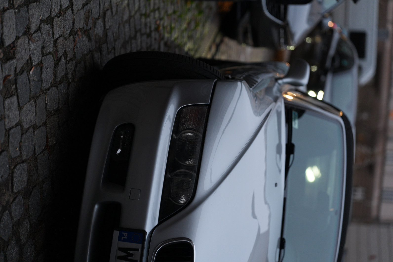 1/125 s, f/2, ISO 800, 70.0 mm