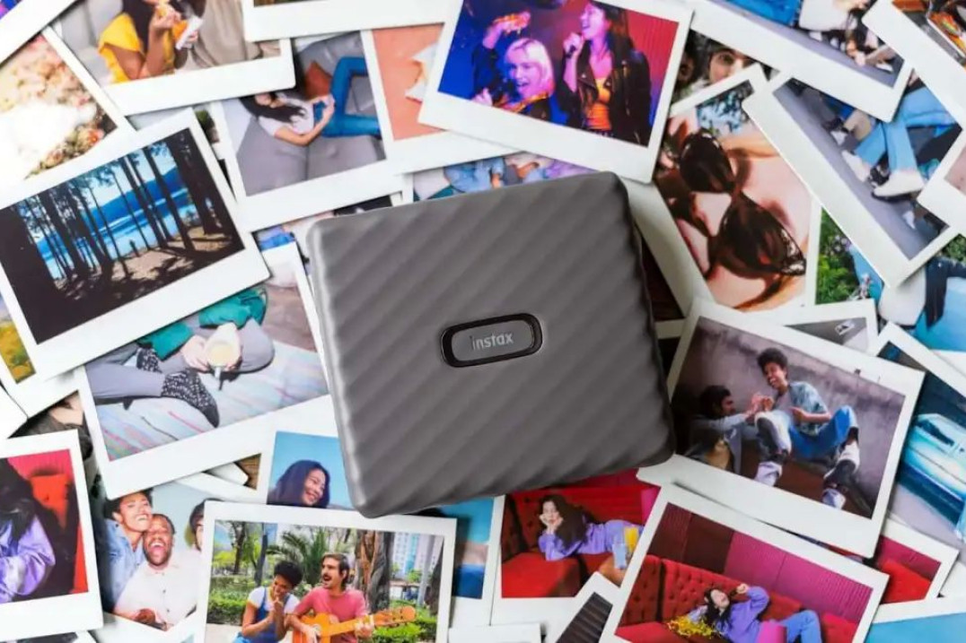 Instax Link Wide - mobilna drukarka instax od Fujifilm na duże wkłady
