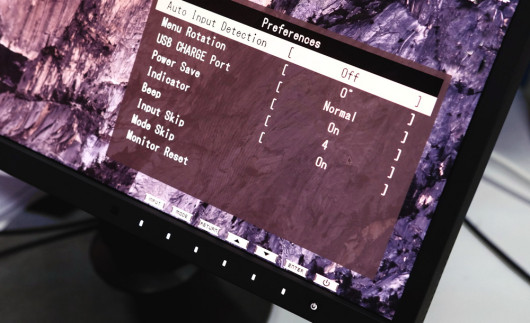 Panel kontrolny i menu monitora EIZO ColorEdge CG248‐4K