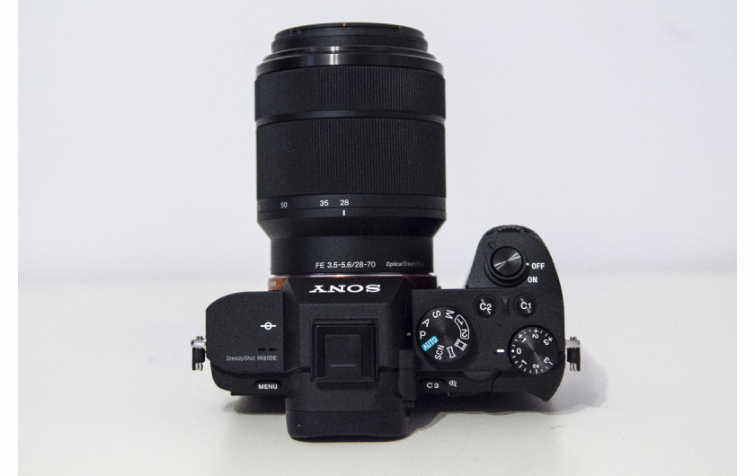 Sony A7 II z obiektywem  Sony FE 28-70mm f/3.5-5.6 OSS