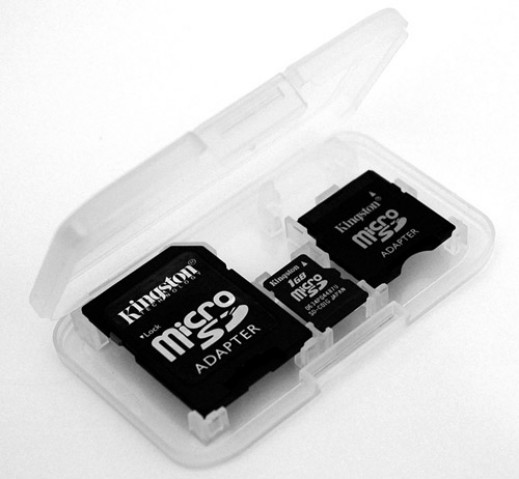 Karty Kingston microSD w zestawie z adapterami miniSD i SD
