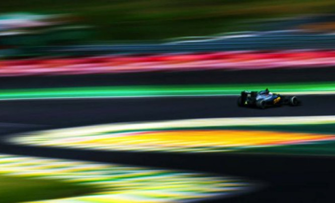  Bolidy McLarena w obiektywie Darrena Heatha - niezwykłe zdjęcia sportowe