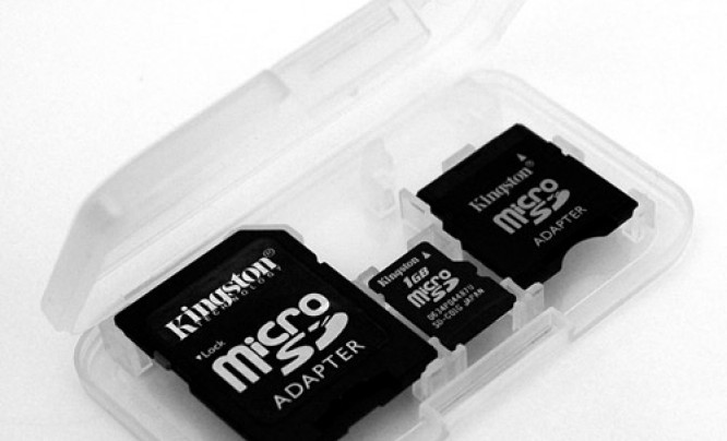  Karty Kingston microSD w zestawie z adapterami miniSD i SD