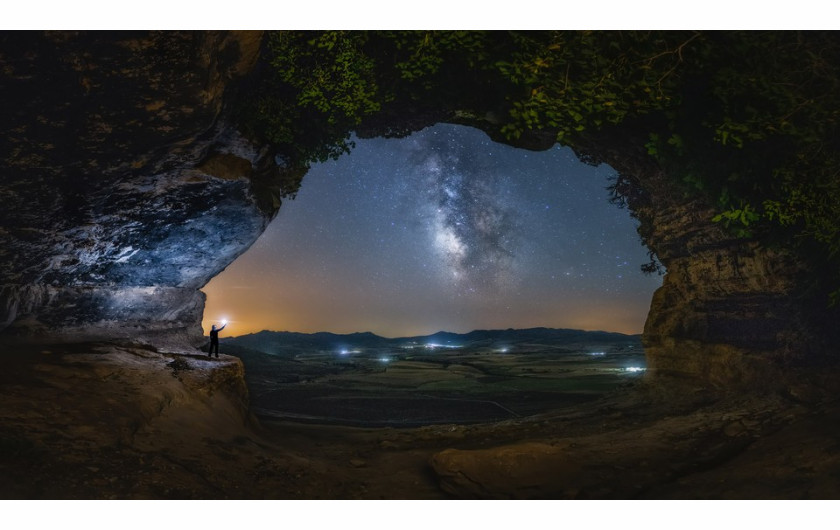 fot. David Ros Garcia, The last of us 2.0 / Insight Investment Astronomy Photographer of the Year 2019