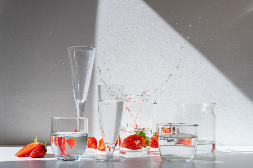 Fot. Eva Maté Fernández, &quot;Strawberry Juice&quot;, nagroda w kat. Student Food Photographer of the Year supported by The Royal Photographic Society / World Food Photography Awards by Bimi 2025