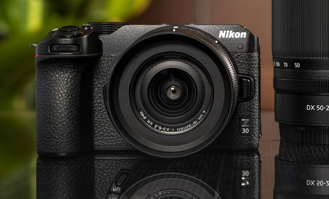 Nikon Z30 - kompaktowy bezlusterkowiec dla vlogerów i początkujących twórców