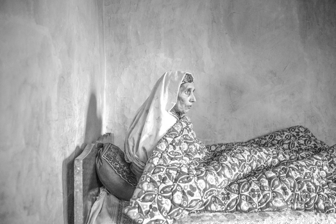 WEI TAN - Waiting in Limbo: Kashmir’s Half-widows - I miejsce w kategorii People (zdjęcie z serii)