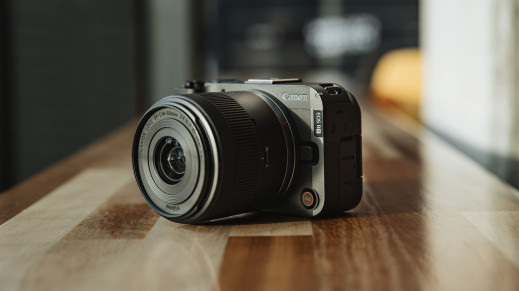 Canon EOS R50V - amatorski korpus dla vlogerów i filmujących w świetnej cenie