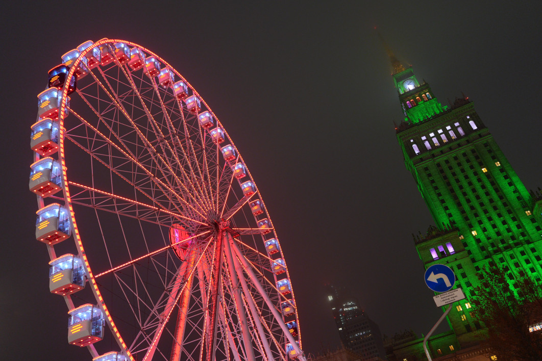 1/125 s, f/2.2, ISO 2000, 28.0 mm