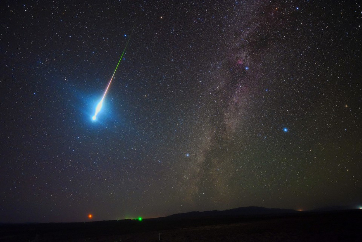 fot. Zhengye Tang, "The Perseid Fireball 2018" / Insight Investment Astronomy Photographer of the Year 2019