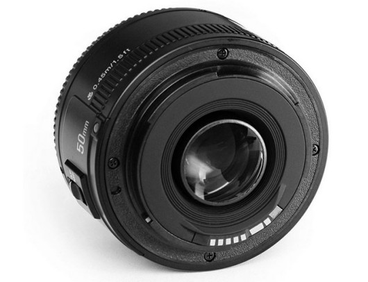 Yongnuo 50mm f/1.8 z mocowaniem Canon