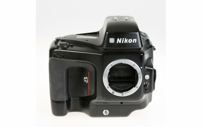 Nikon E3s