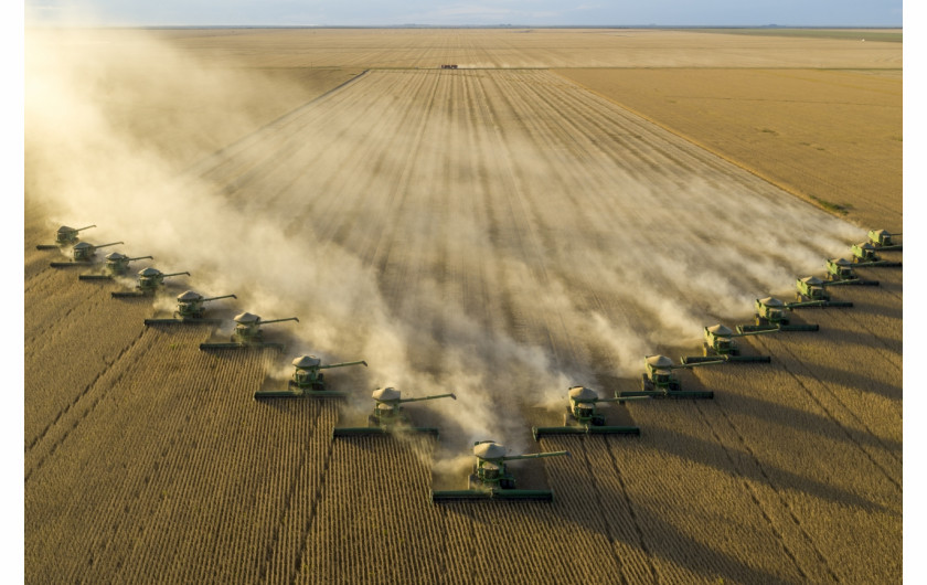 fot. George Steinmetz, z serii Foodscapes, 1. miejsce w kat. Series / Drone Photo Awards 2023