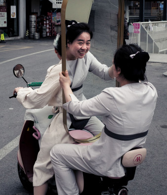 Poznaliśmy finalistów 15. Leica Street Photo. Oto najlepsze zdjęcia uliczne 2025 roku