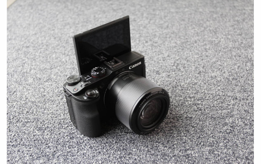 Canon PowerShot G3 X - odchylany ekran