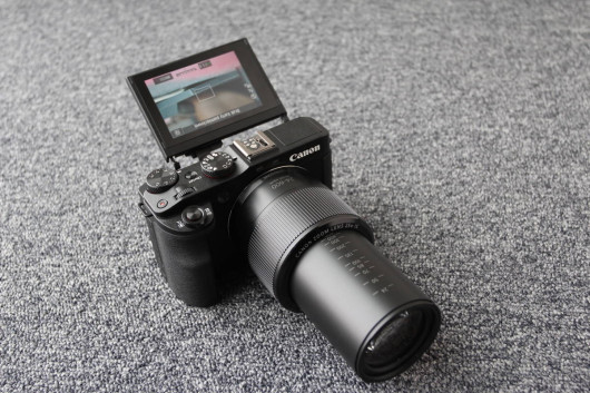 Canon PowerShot G3 X - odchylany ekran