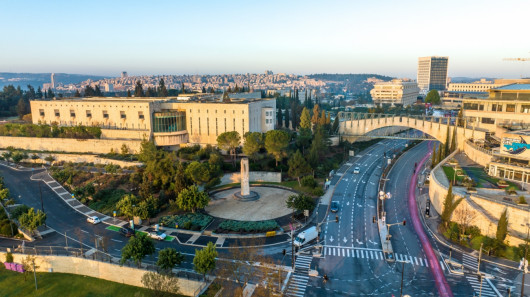 fot. Oren Alon, z serii Drawing the line, 2. miejsce w kat. Series / Drone Photo Awards 2023