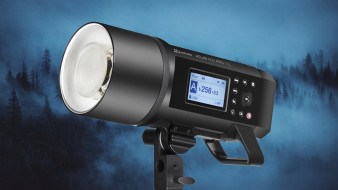 Kupiłeś lampę Quadralite Atlas 600 Pro TTL? Firma za darmo wyśle Ci uchwyt ułatwiający pracę