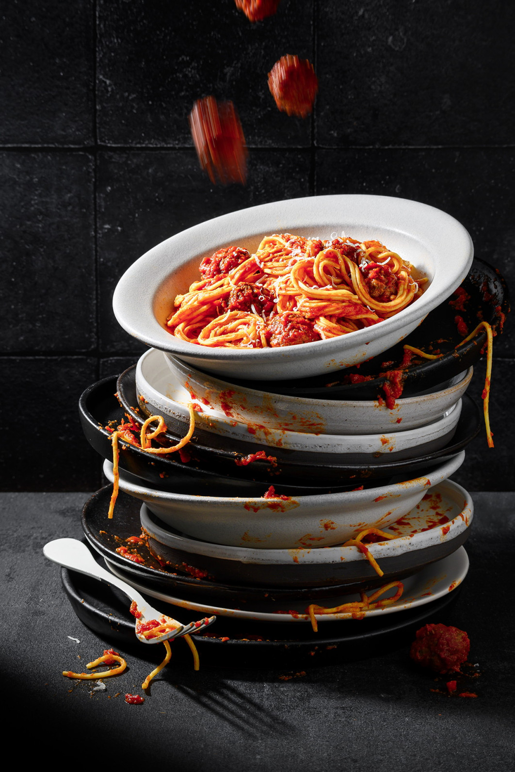 Fot. Costas Millas, &quot;Greedy With A Chance Of Meatballs&quot;, nagroda w kat. Hotel Art Group Food Stylist Award / World Food Photography Awards by Bimi 2025