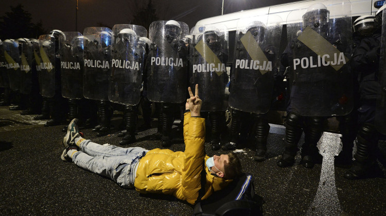 Między Zdjęciami - Pix.House rusza z cyklem spotkań z fotoreporterami. Pierwszym gościem laureat Nagrody Pulitzera Czarek Sokołowski