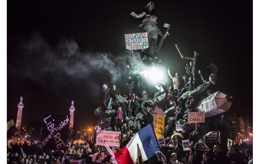 2. miejsce w kategorii Spot News, fot. Corentin Fohlen, paryski marsz przeciwko terroryzmowi, Francja