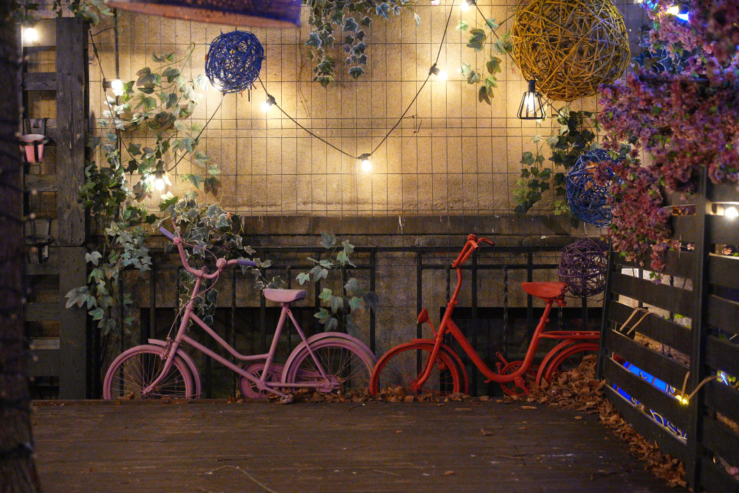 1/125 s, f/2.8, ISO 25600, 70.0 mm